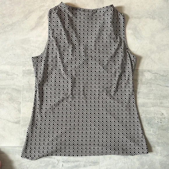 Banana republic  Blouse  sleeveless  silky  soft stretchy   Black/gray    size M - Picture 4 of 8